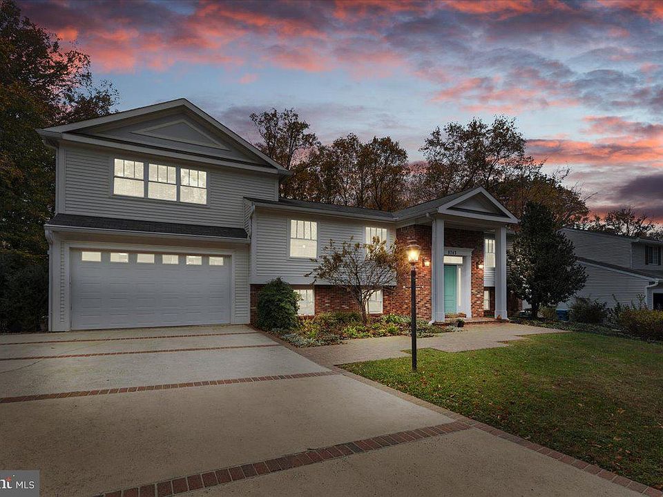 1st image of 9743 Water Oak Dr