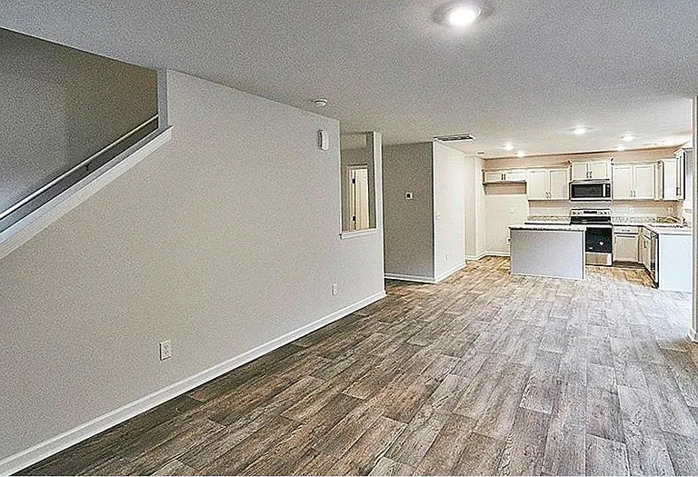 2025 Longshadow St — Photo 18