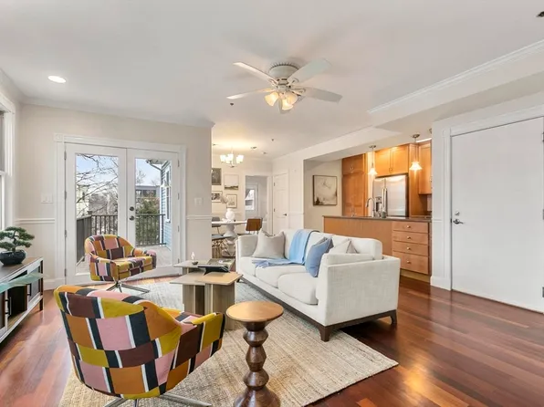 210 Prospect St APT 4, Cambridge, MA 02139