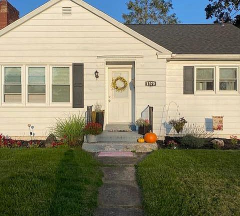 2nd image of 1370 Clayton Ave
