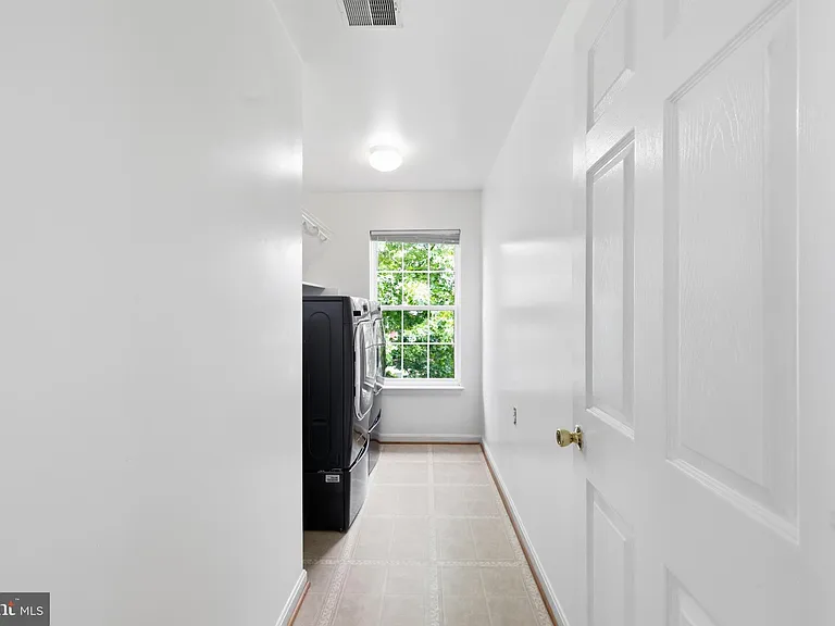 2917 Markhams Grant Dr — Photo 53