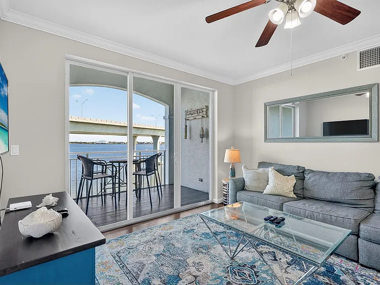 415 NW Flagler Ave #403 — Photo 8