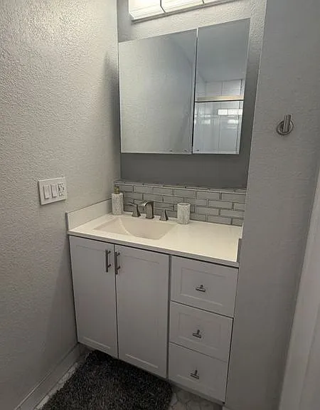 2801 N Los Felices Cir E #D107 — Photo 12