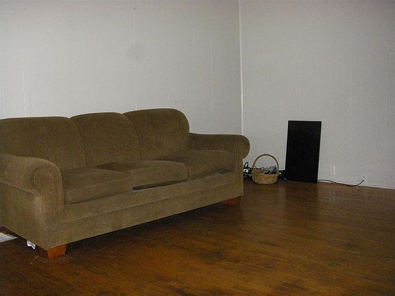 3rd image of 1414 Woodley Ave
