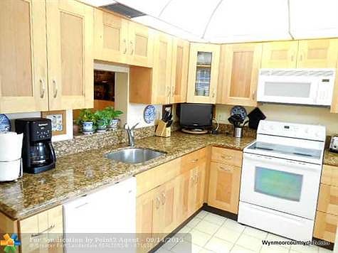 1st image of 4701 Martinique Dr APT M1