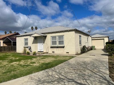 406 E Myrtle Street, Hanford, CA, 93230