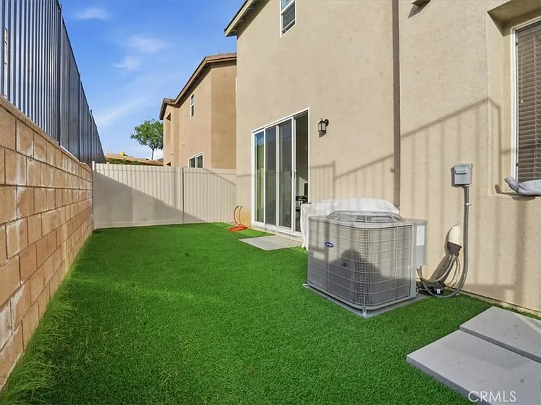 556 Enzo St — Photo 42