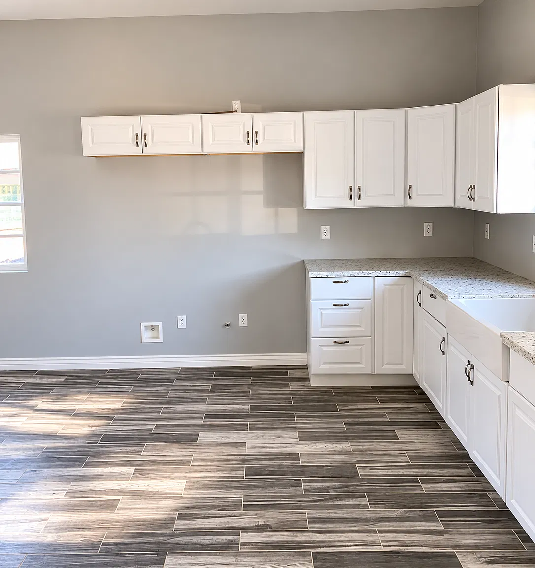 3 bed, 1200 sqft, $3,300 — Photo 2