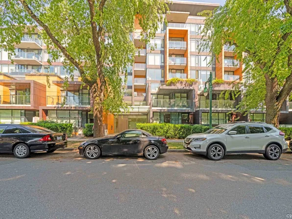 8488 Cornish St #608, Vancouver, BC V6P 0C2