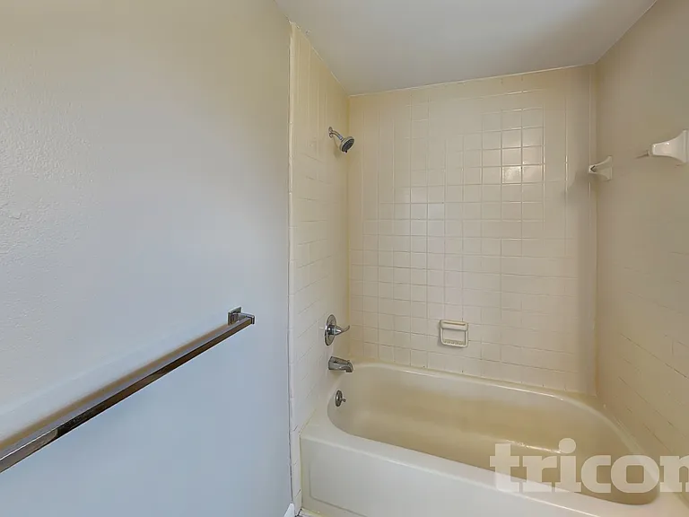 1311 Corner Oaks Dr — Photo 9