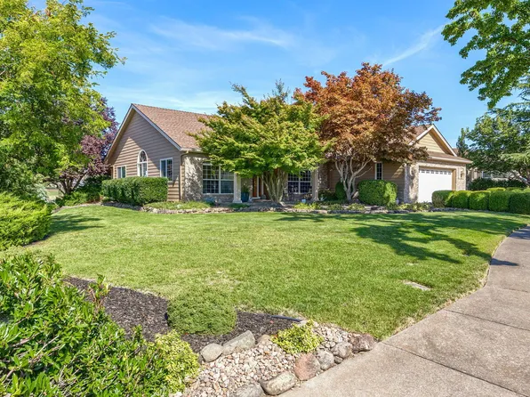 494 Robert Trent Jones Blvd, Eagle Point, OR 97524