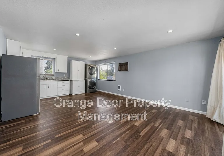 1613 Wheeler St S — Photo 3