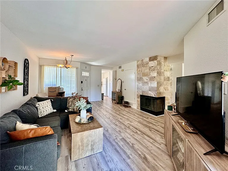 19 Baywood #42 — Photo 4