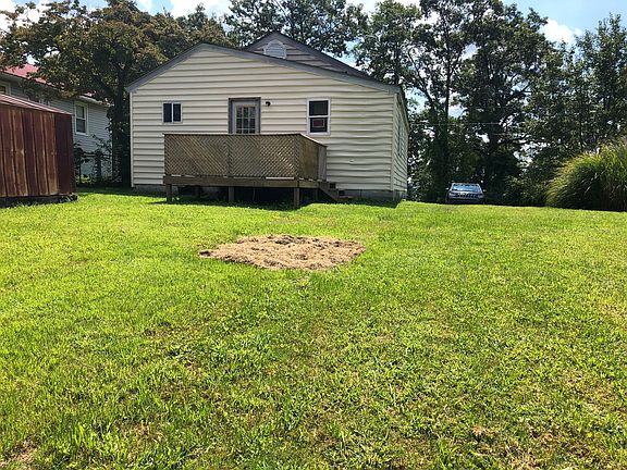 3rd image of 108 Thurmond St