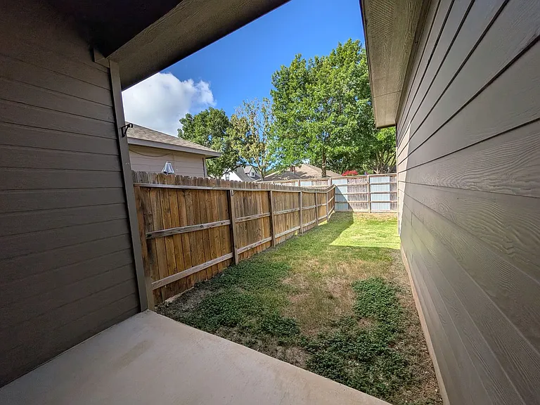 1251 Old FM 306 — Photo 32
