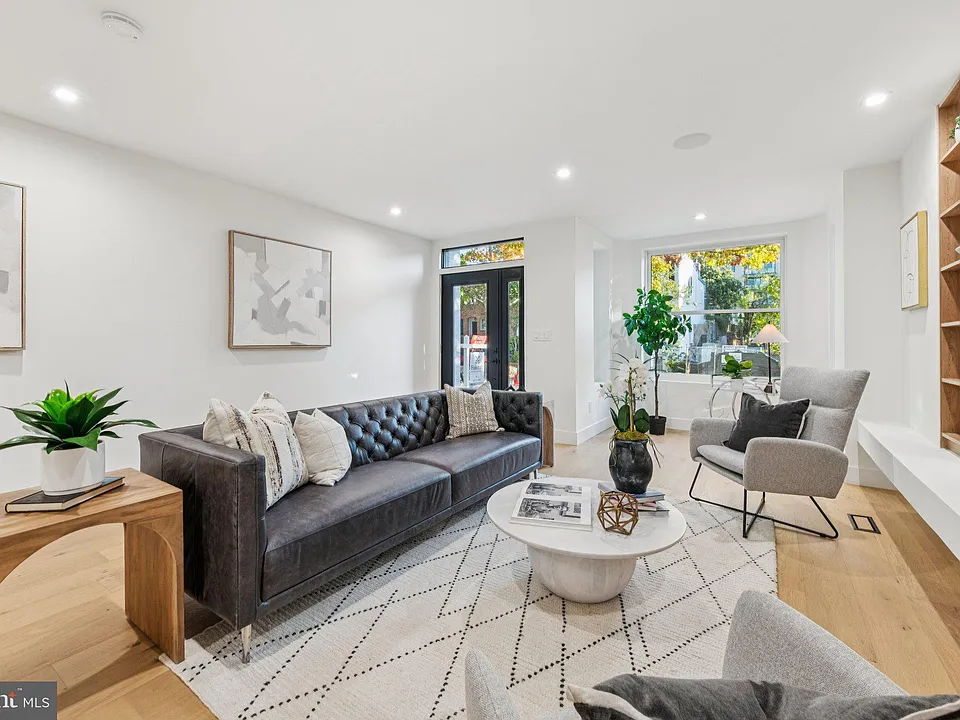 2507 I St NW