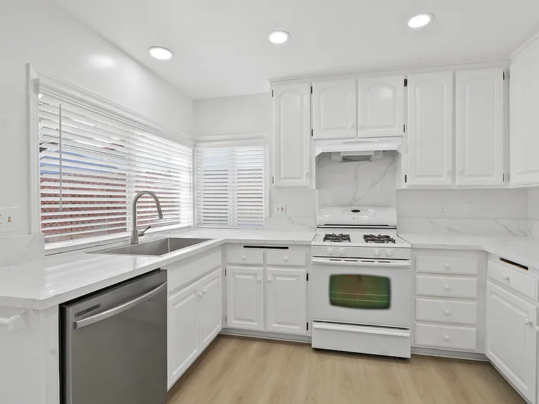 2806 Montellano Ave — Photo 8