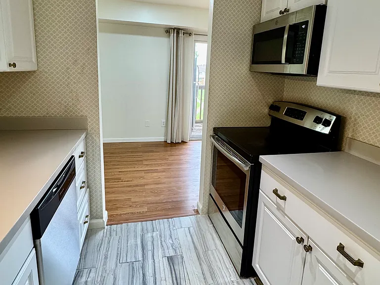 30060 W Twelve Mile Rd #96 — Photo 7
