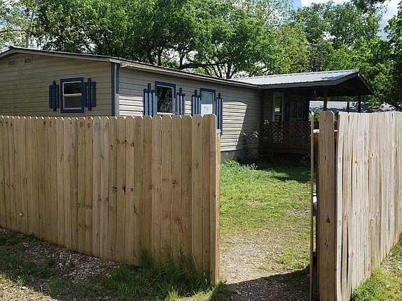 3rd image of 107 S Eagle Ln