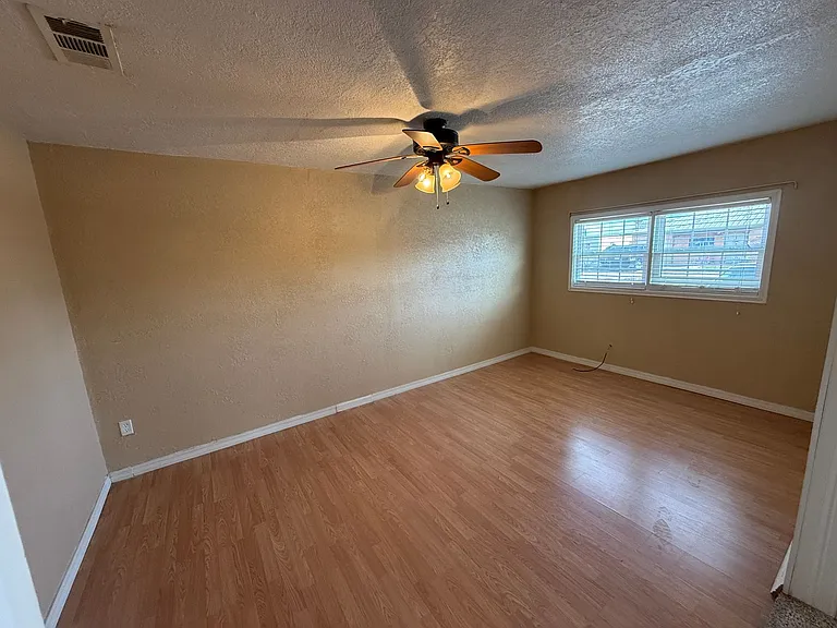 232 Lincoln Ave — Photo 4