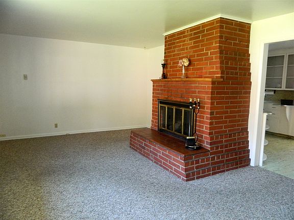 2nd image of 222 222 1/2 W Birch St