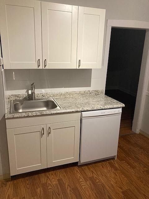 1st image of 855 N Maplewood Ave