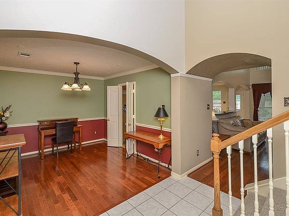 4th image of 7235 Crestbury Ln