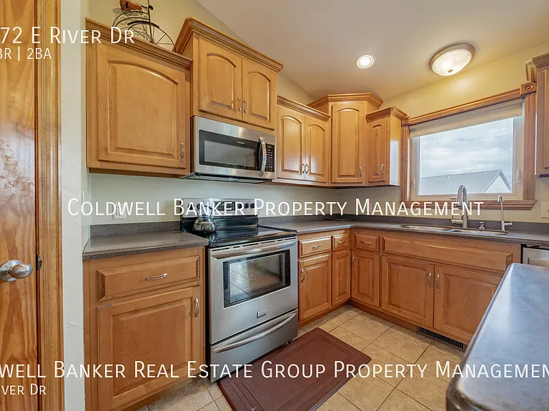 772 E River Dr — Photo 8