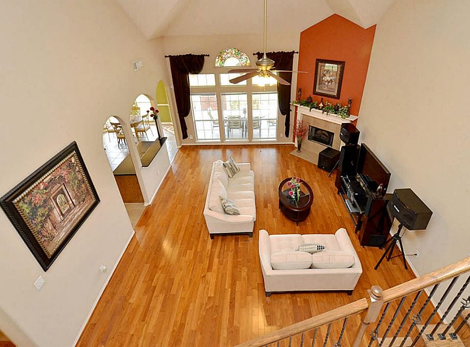 1st image of 710 River Delta Ln