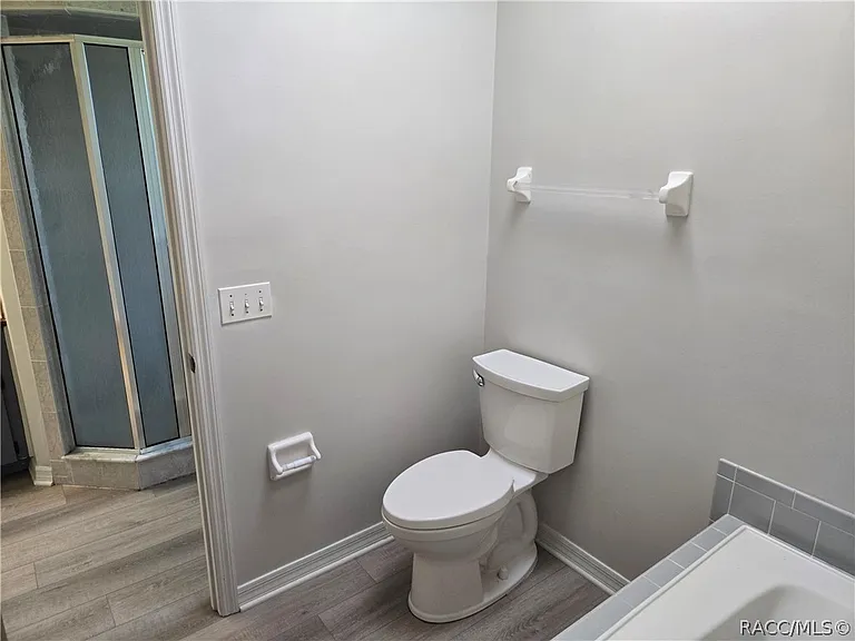 8288 W Barry Ct — Photo 16