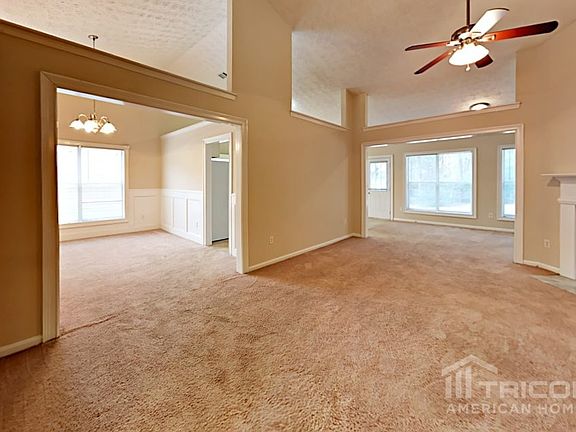 3rd image of 586 Suwanee East Dr