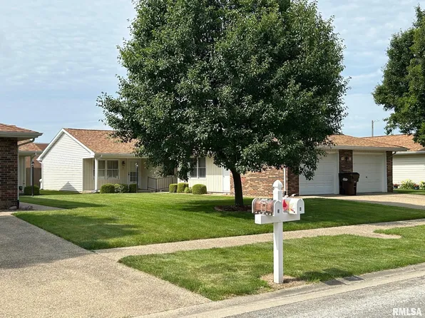 100 E Heights Ave APT 5, Taylorville, IL 62568