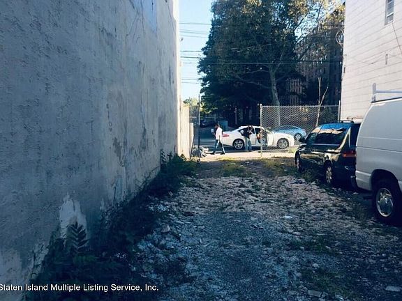 3rd image of 193 Broad St