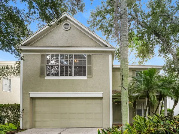 17703 Parkway Green Ln, Tampa, FL 33647