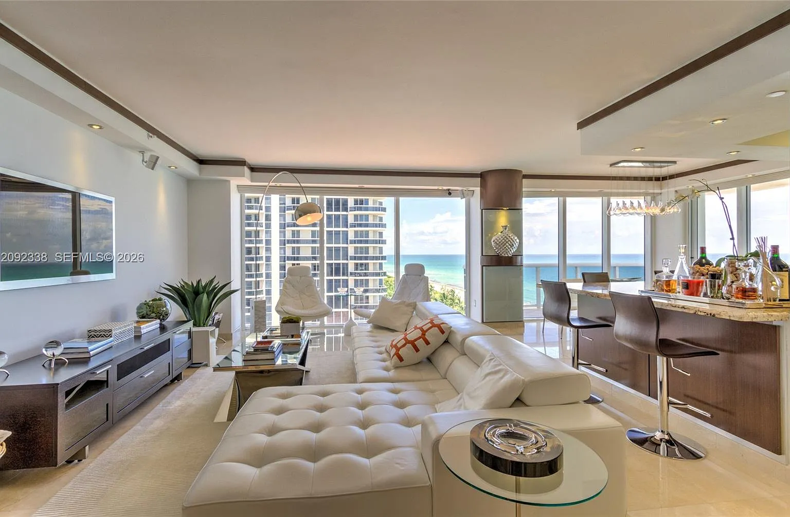 4775 Collins Ave — Photo 2
