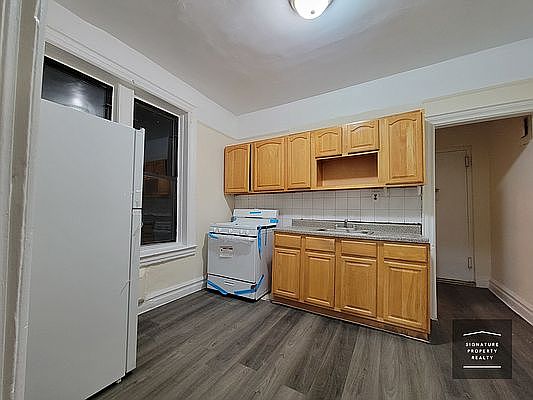 1st image of 1044 45th St #3L