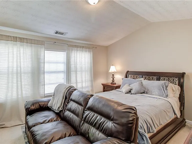 2230 Hawks Bluff Trl — Photo 19