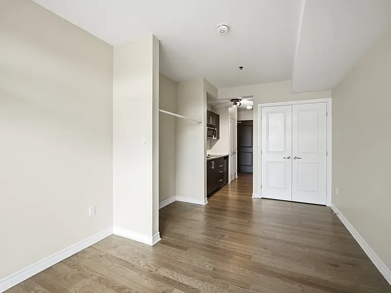 429 Kent St #413 — Photo 8