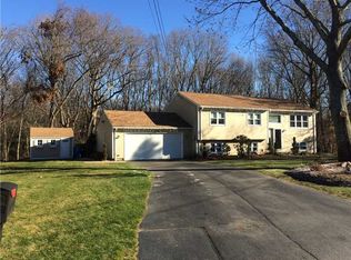 16 Morningside Ct, Cranston, RI 02921