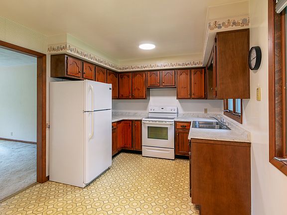 5th image of 501 S 1st St