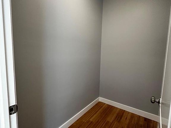 5th image of 149 Myrtle Ave