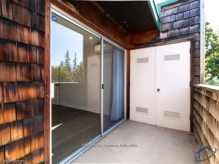653 Forest Ave — Photo 15