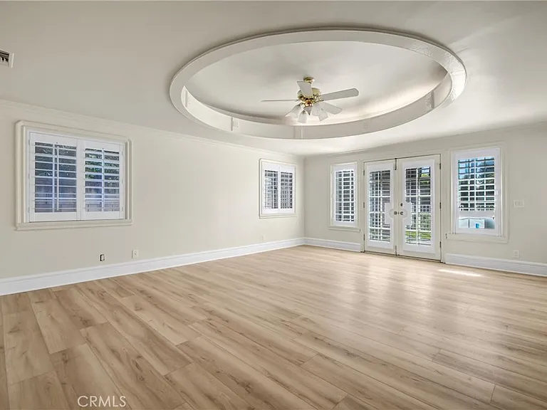 1410 S 10th Ave — Photo 25