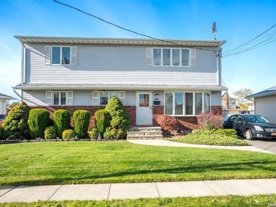 155 9th Street, Bethpage, NY, 11714