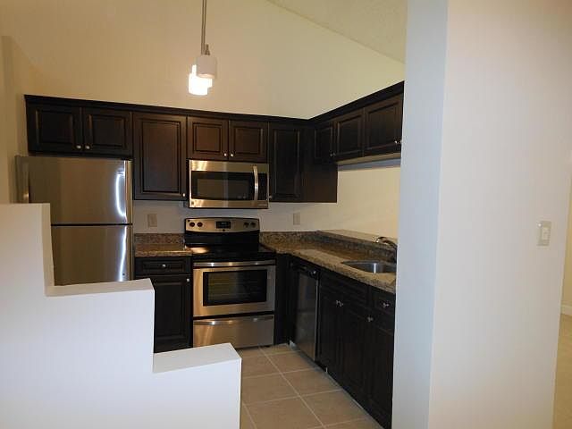 1st image of 5202 Glenmoor Dr