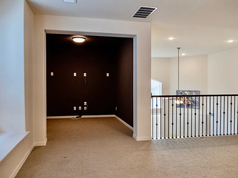 1725 Friendship Ln — Photo 24