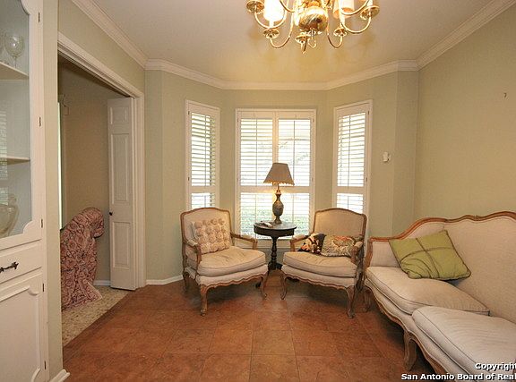 4th image of 3735 Litchfield Dr