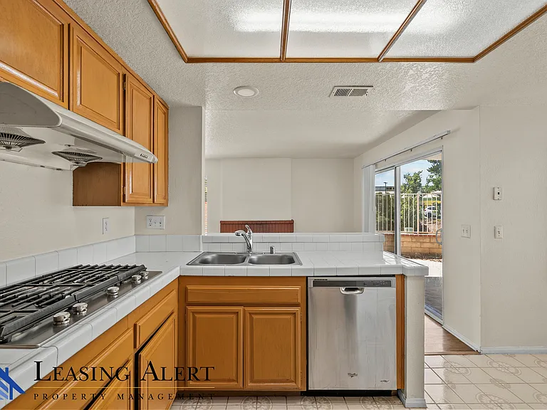 27653 Myrin Ct — Photo 7