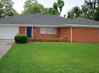 301 Pin Oak Dr, Baytown, TX 77520