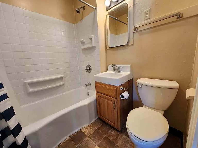 918 Osborn Ave — Photo 9